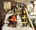 Einsatz BF Koeln Treibstoff auffangen Koeln Rheinauhafen P085